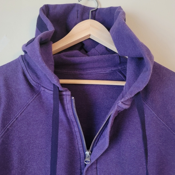 014 Lululemon Pullover Scuba Hoodie Sweater in Purple - Picture 2 of 8
